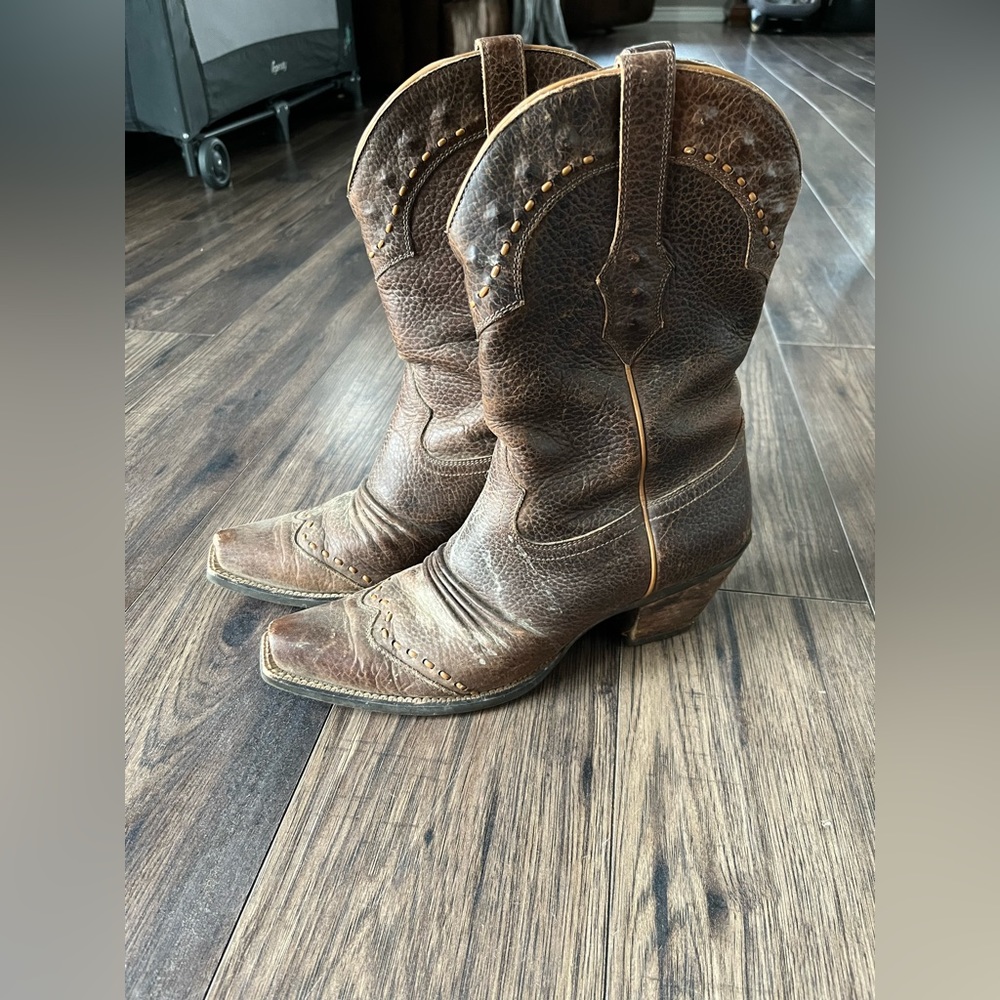 Well-Loved Ariat Cowgirl Boots